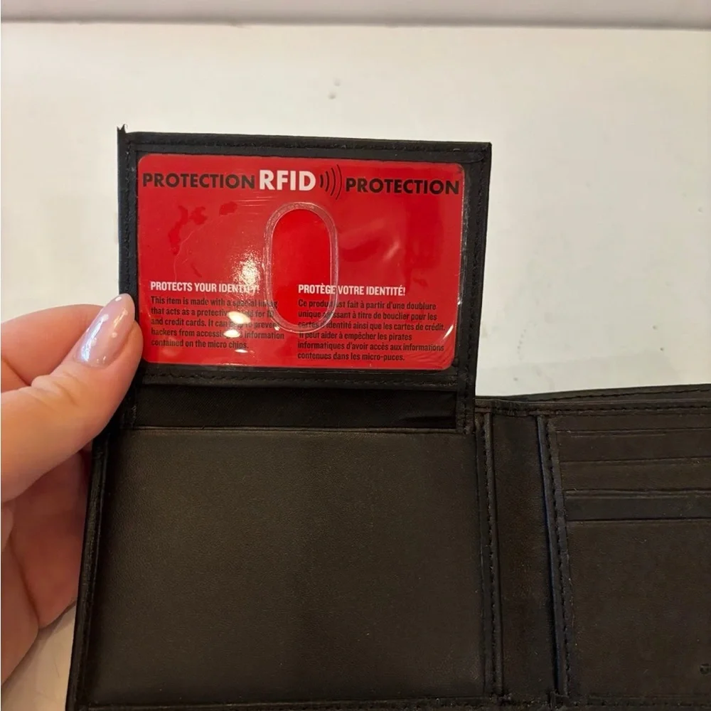 Swissgear men’s black leather wallet